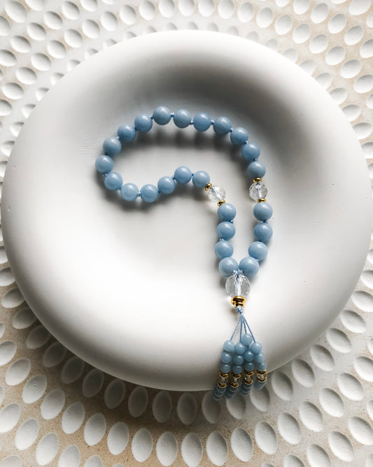 HOW TO MEDITATE USING WORRY BEADS
