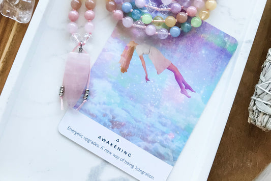 WHAT ARE SOME MANTRAS I CAN USE WHEN MEDITATING WITH MALA BEADS?