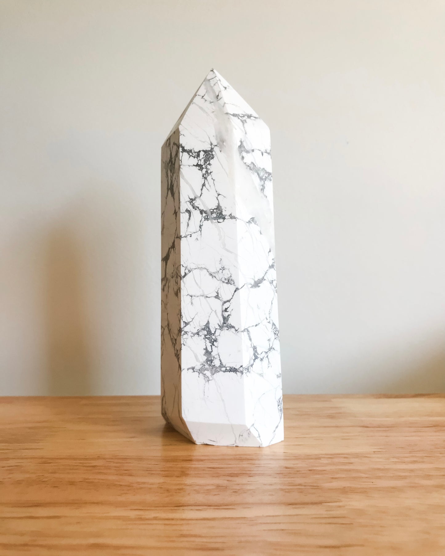 WHITE HOWLITE | Tower