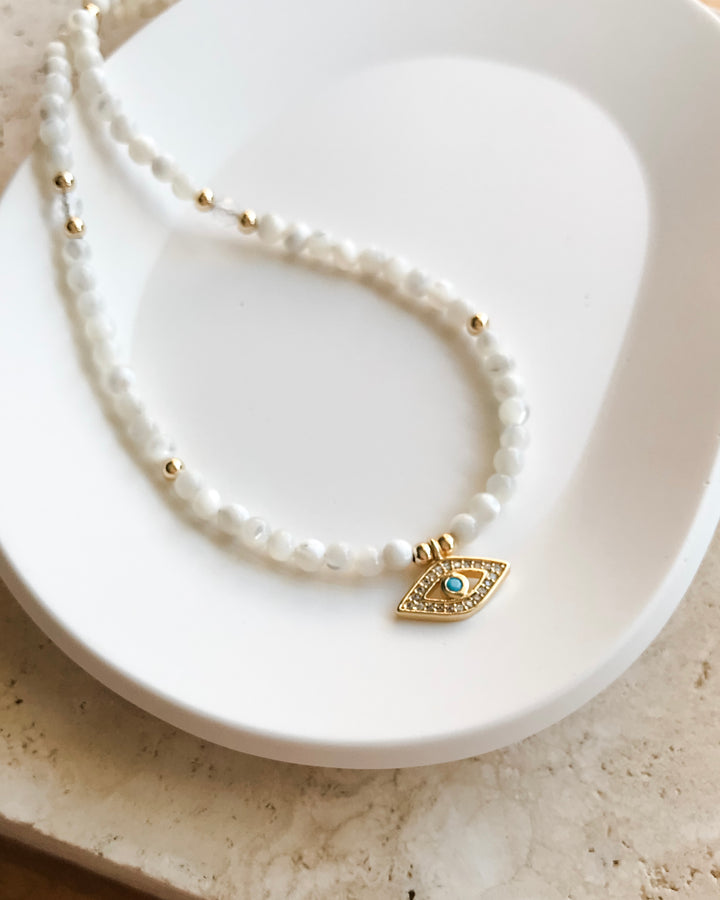 CONFIDENCE | Mother of Pearl Dainty Necklace