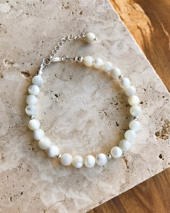 CONFIDENCE | Mother of Pearl Mini Intention Bracelet