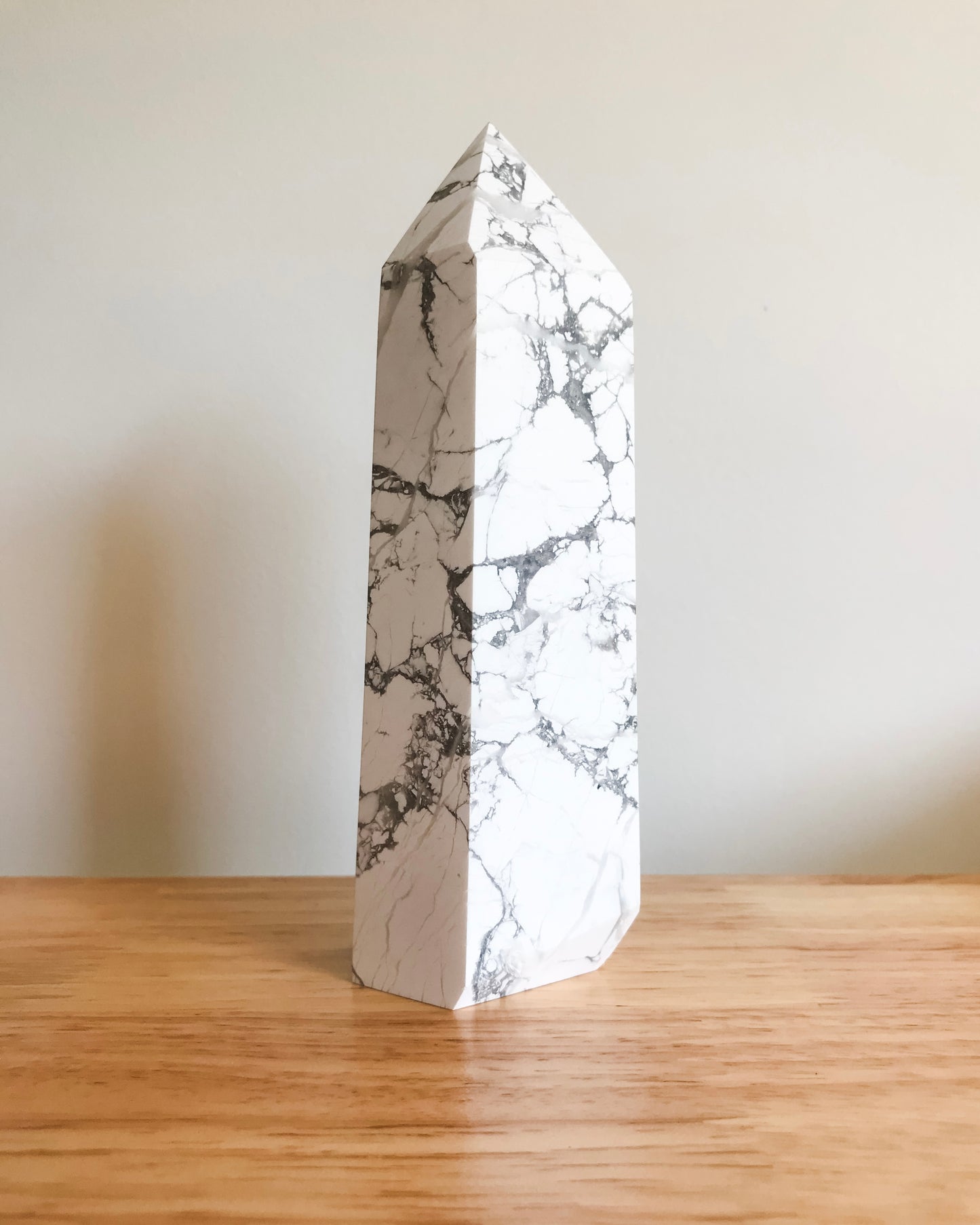 WHITE HOWLITE | Tower