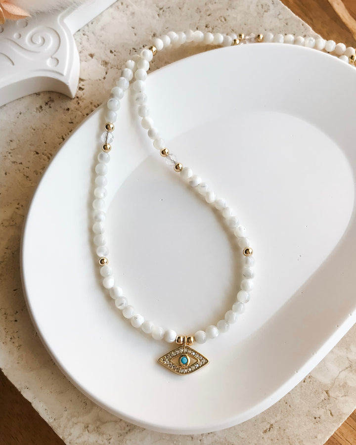 CONFIDENCE | Mother of Pearl Dainty Necklace