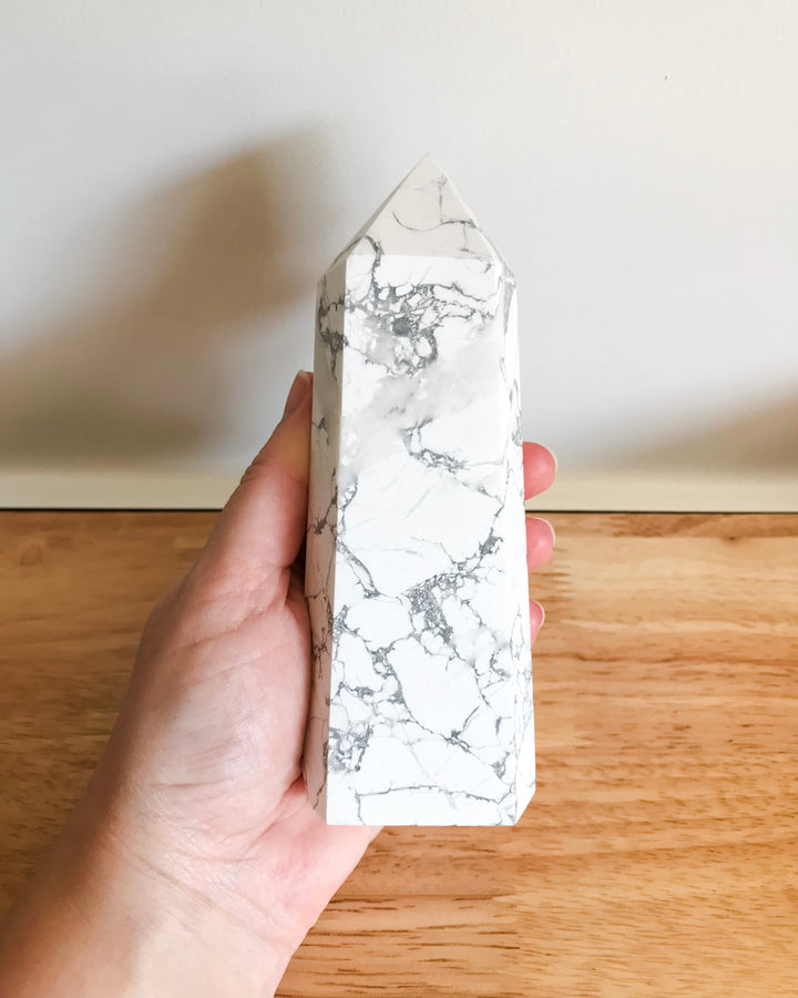 WHITE HOWLITE | Tower